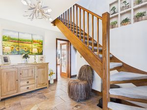 Entrance Hall- click for photo gallery